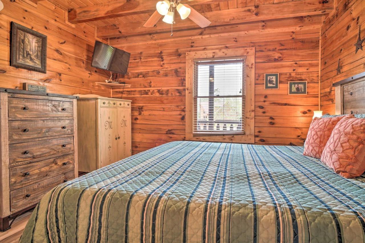 Mountain Pool Lodge Sevierville Cabin With Hot Tub Pigeon Forge Extérieur photo