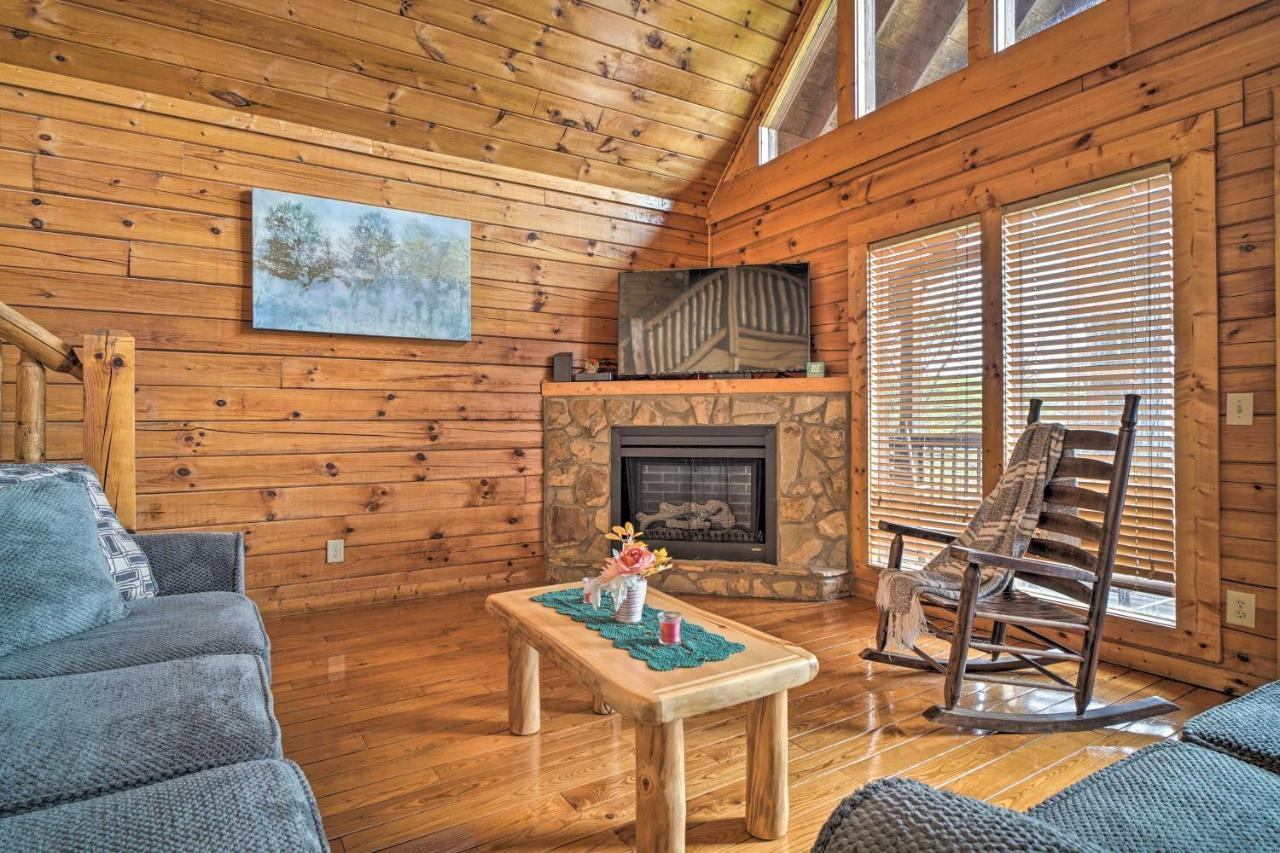 Mountain Pool Lodge Sevierville Cabin With Hot Tub Pigeon Forge Extérieur photo